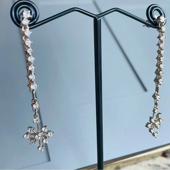 Shiny Cubic Zirconia CZ Snowflake Flower Sterling Silver Dangle Drop Ear…